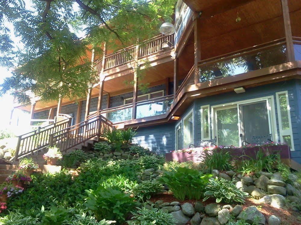 Stone Waters Inn Bellaire Exterior foto