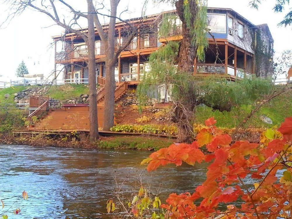 Stone Waters Inn Bellaire Exterior foto